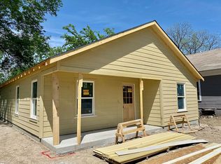 1029 E Leuda St, Fort Worth, TX 76104