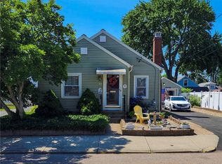 33 Fuller St, Pawtucket, RI 02861