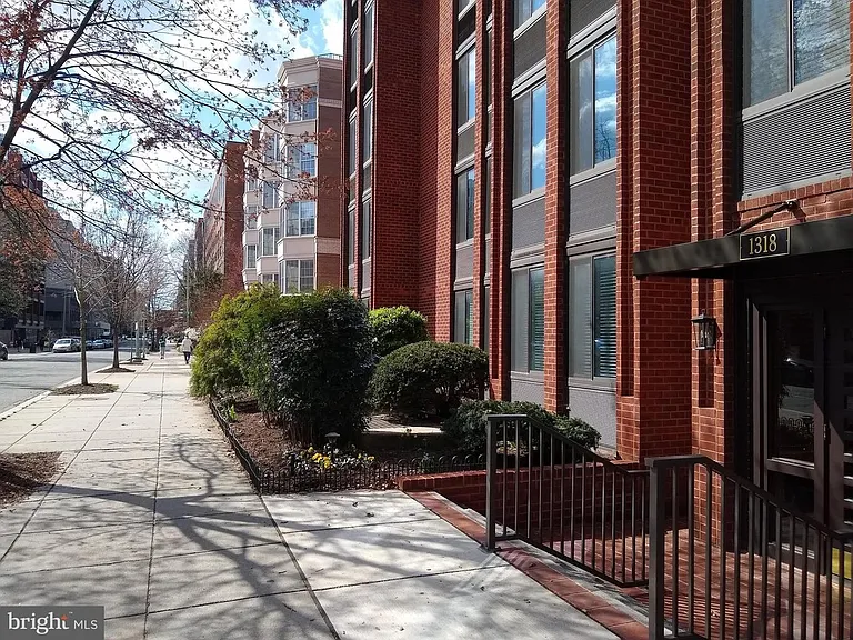 1318 22nd St NW #105 — Photo 1