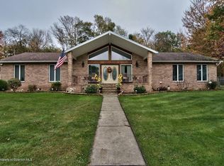 56 Hillcrest Dr, Covington Township, PA 18424