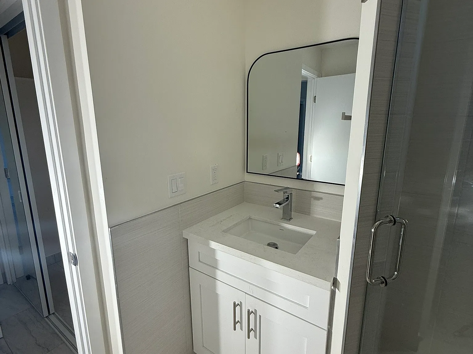 3 bed, 1000 sqft, $2,595 — Photo 3
