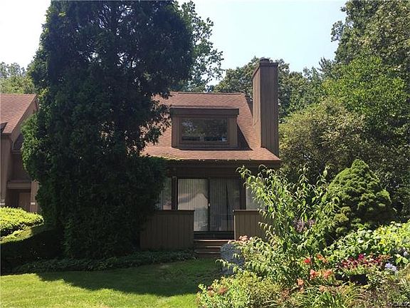 2nd image of 13 Algonquin Ln #D