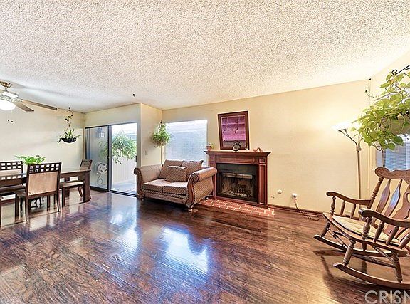 3rd image of 27065 Crossglade Ave Unit 3