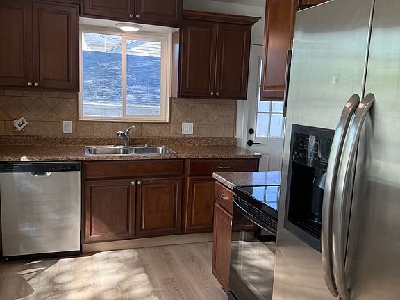 5th image of 1823 E Parleys Canyon Blvd
