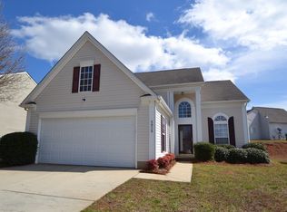 5938 Laurenfield Dr, Charlotte, NC 28269