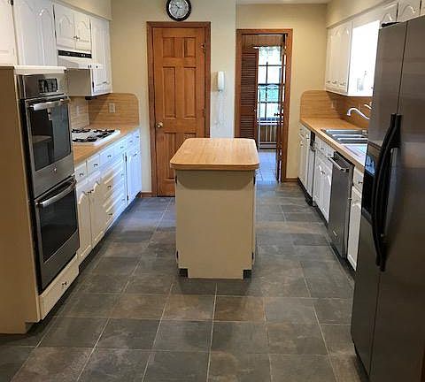 Entry to Kitchen