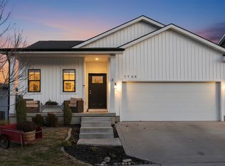 1725 Ashwood Ave, Norwalk, IA 50211