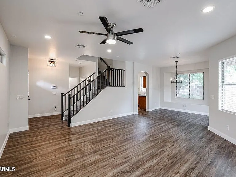 15881 N 74th Ave — Photo 5