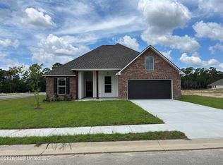 6001 Salt Bush Dr, Ocean Springs, MS 39564