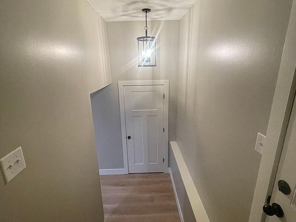 2nd image of 662 Coleman St SE