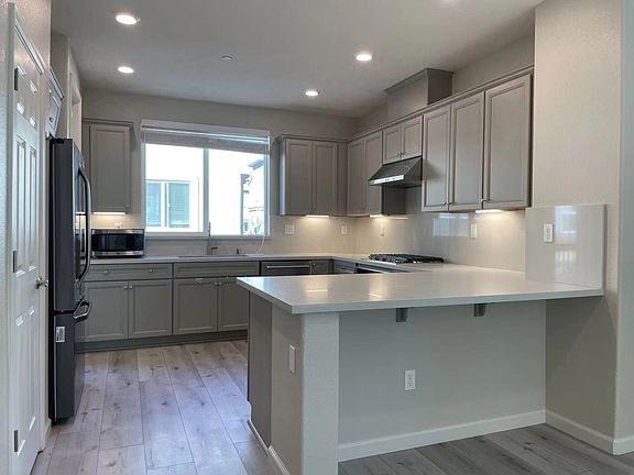 3rd image of 1026 Abruzzo Ln #7