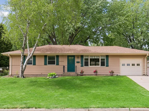 2949 Aquila Ave N, Crystal, MN 55427