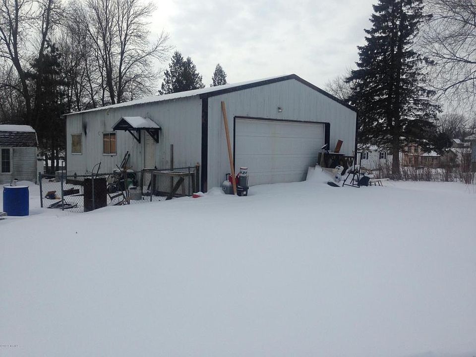 2nd image of 587 4th Ave NE