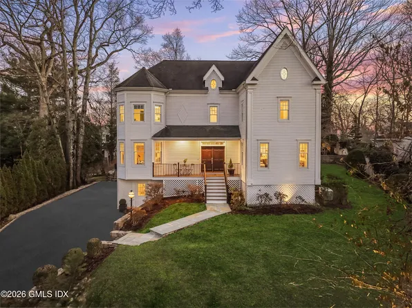 16 Summit Rd, Riverside, CT 06878