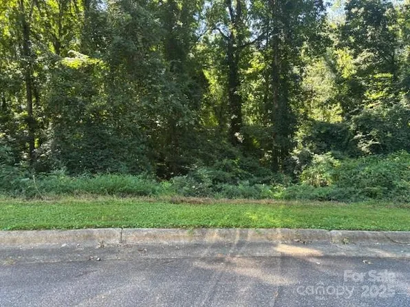 821 & 831 16th Avenue Ln NW, Hickory, NC 28601