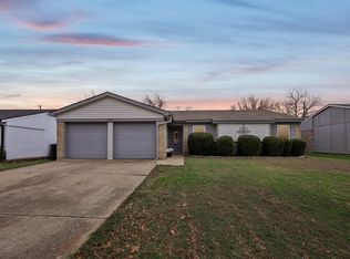 5309 Windy Meadow Dr, Arlington, TX 76017