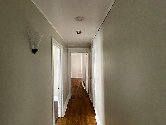 5th image of 321 W 4th St