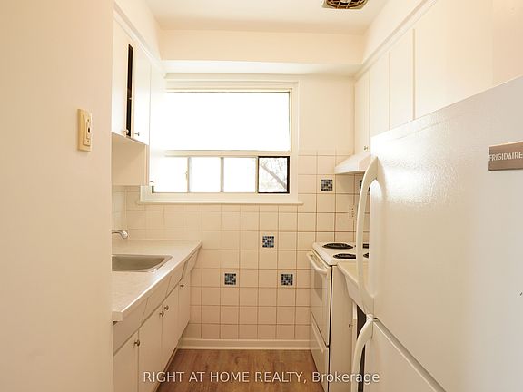 4th image of 41 Northgate Dr #3
