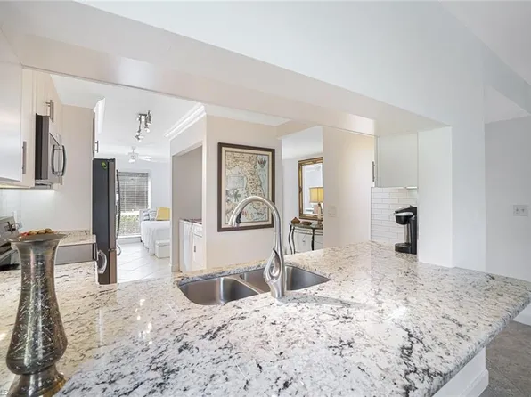 1250 Yesica Ann CIR #E106, NAPLES, FL 34110