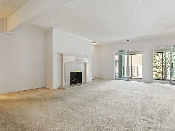 3rd image of 24 S Elizabeth St #5
