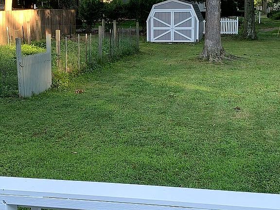 2nd image of 7826 Castle Rock Dr NE