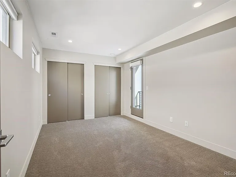 1386 Zenobia St — Photo 28