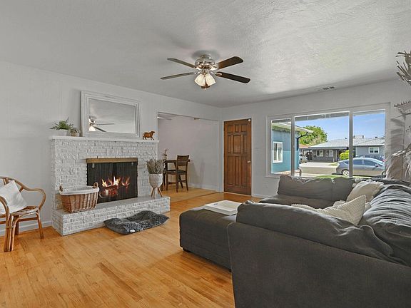 5th image of 1434 Mariposa Way