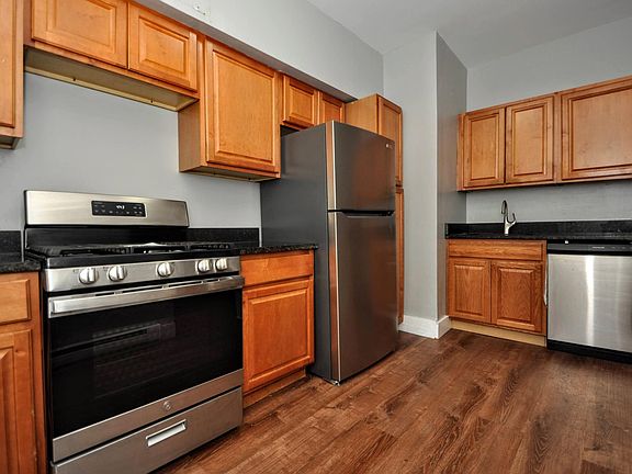 5th image of 909 N Saint Clair St