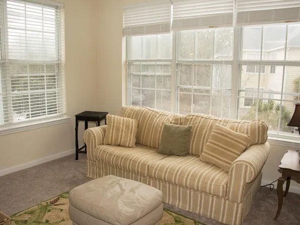 60 Fenwick Hall Aly APT 537, Johns Island, SC 29455