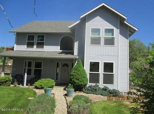 13507 Wide Hollow Rd, Yakima, WA 98908