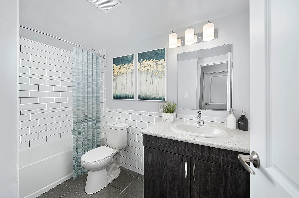 3894 Bathurst Street — Photo 4