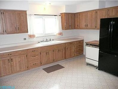 3rd image of 2915 Merwin Hill Dr