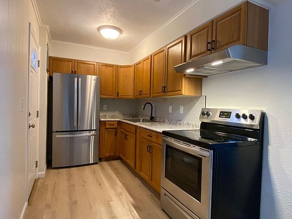 3rd image of 610 W Osceola St