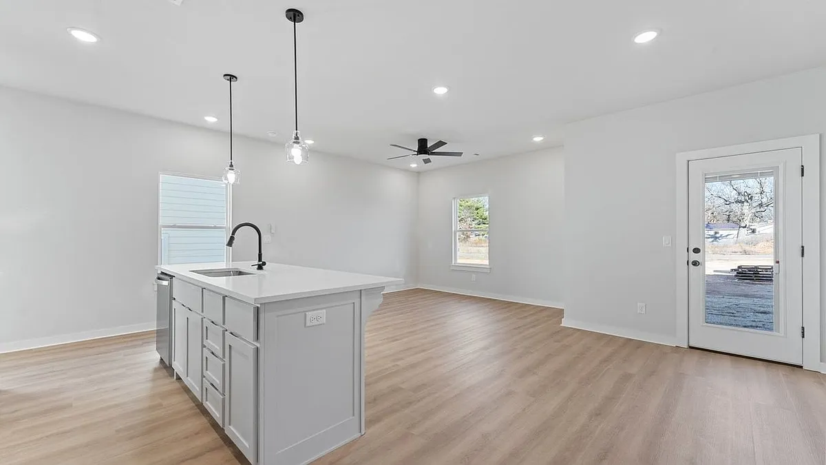 Building Photo - 1700 Cuppett Cir #1