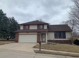 2505 S 155th Cir, Omaha, NE 68144