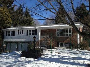 2nd image of 209 Avondale Ct