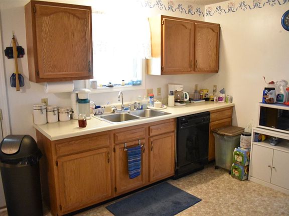 5th image of 180 Andrea Dr