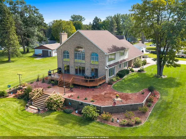 3350 Lakeview Dr, Suamico, WI 54173