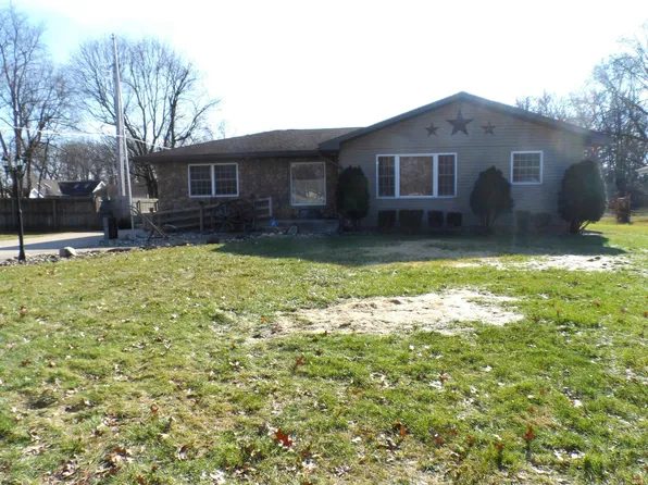 11820 Armour Dr, Mishawaka, IN 46545