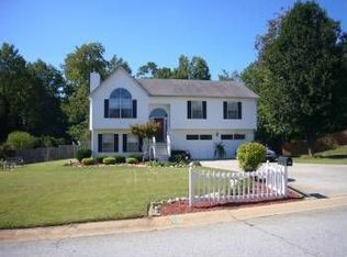 4305 Fox Chase Dr, Loganville, GA 30052