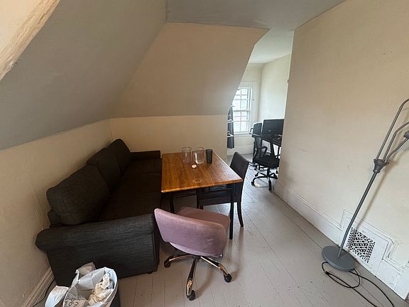 5th image of 16 Braemore Rd APT 5