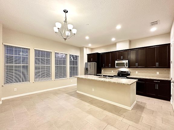3rd image of 881 Taramundi Dr