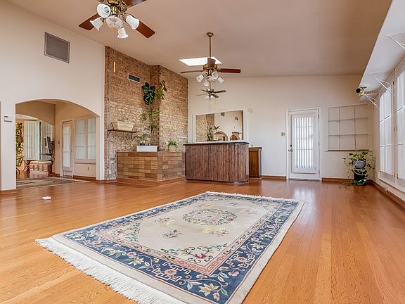 3rd image of 5768 Kingsfield Ave