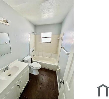 3rd image of 915 N Iowa Ave APT 3
