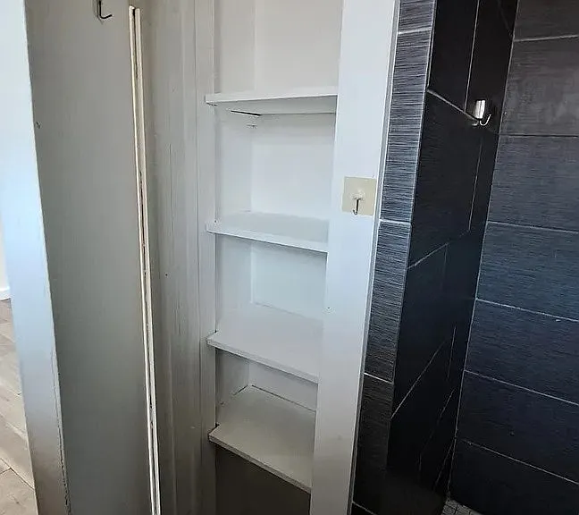 1703 Thomas St #4 — Photo 4