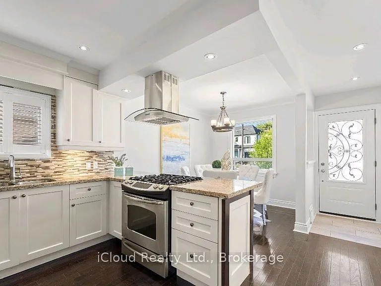 37 Collinson Blvd — Photo 7