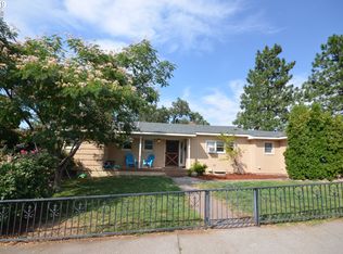 705 E 17th Pl, The Dalles, OR 97058