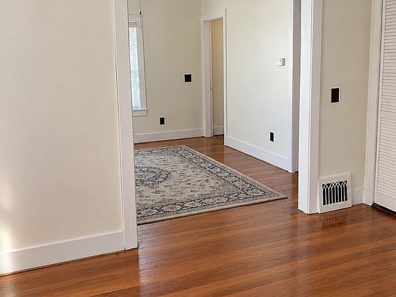3rd image of 37 Belcher St