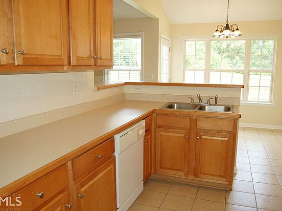 4th image of 313 Granite Grv