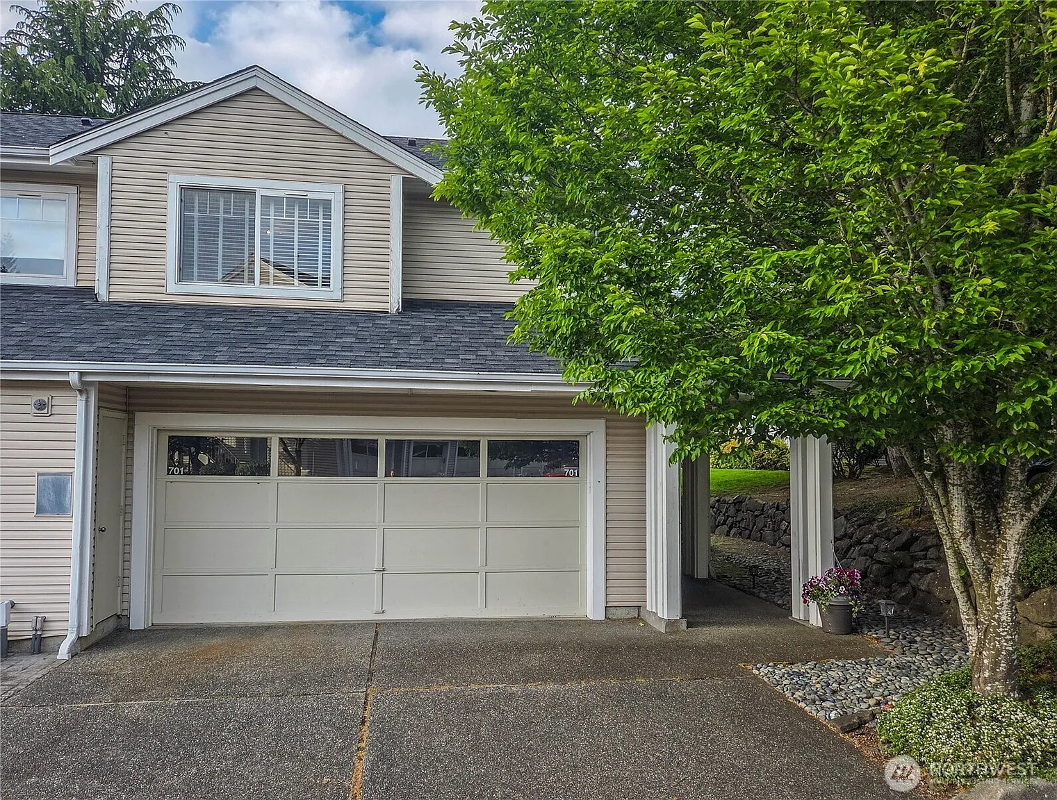 4714 Fairwood Boulevard NE #701 photo 1
